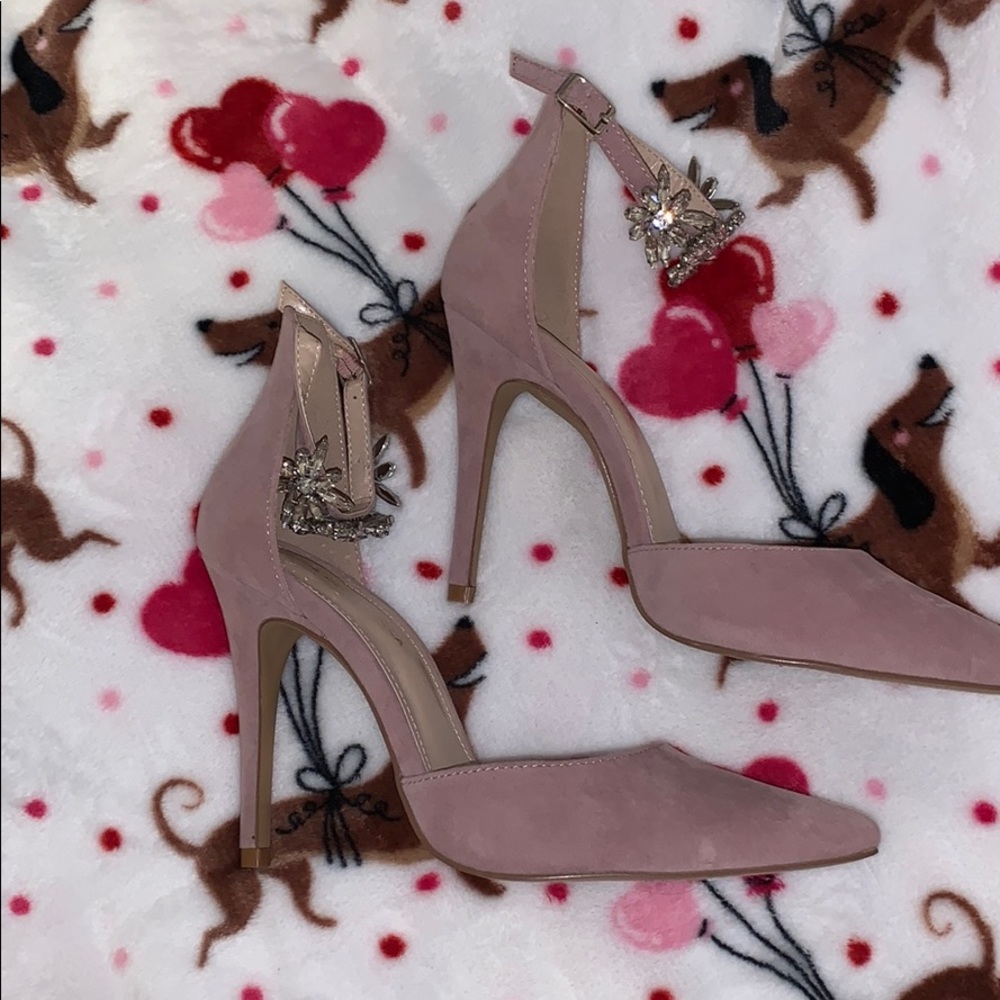 Heels - Picture 2 of 3